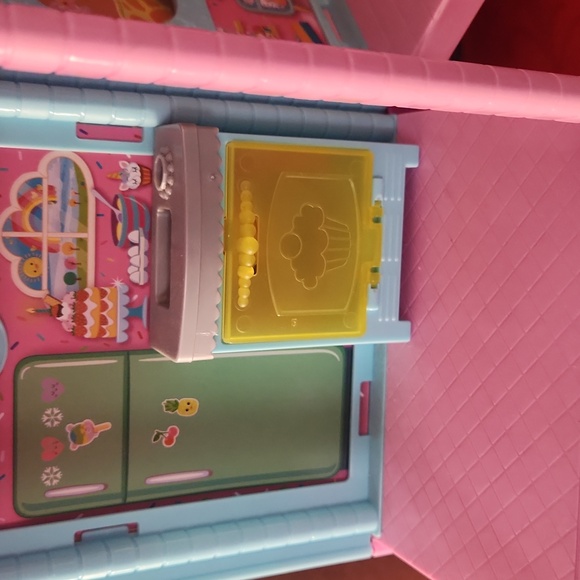 Chelsea doll house - Picture 4 of 7